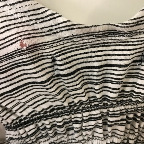 3/$15 Volcom girls junior black white stripe sleeveless blouse - Picture 10 of 10